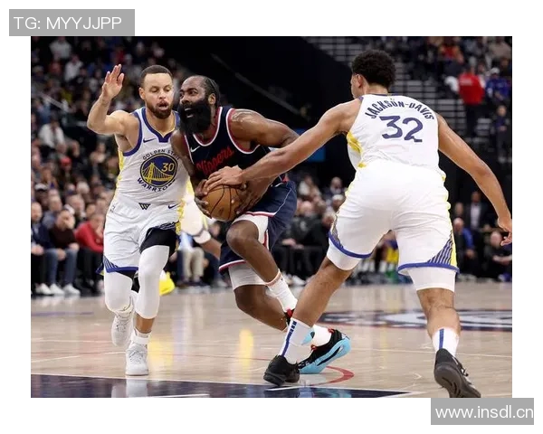 勇士队主场大胜火箭,连胜纪录继续创新高 勇士队主场大胜火箭,连胜纪录继续创新高