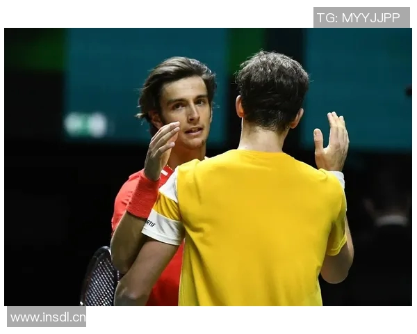 鹿特丹与奈梅享的精彩对决解析及赛季展望